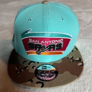 Spurs cap